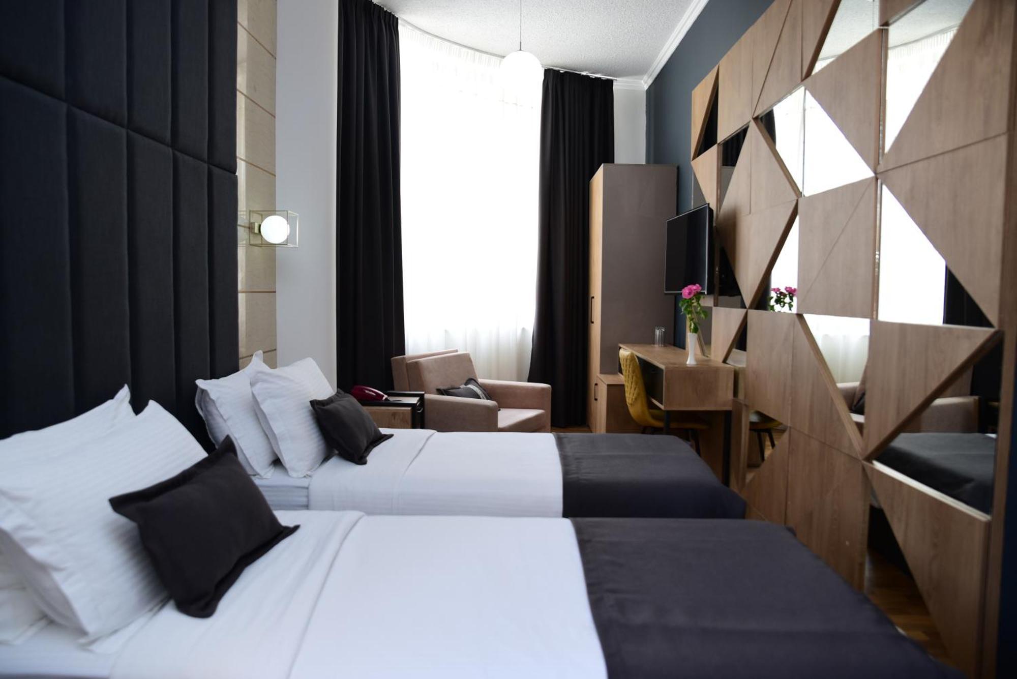 Hotel Comfort Tirana Pokój zdjęcie