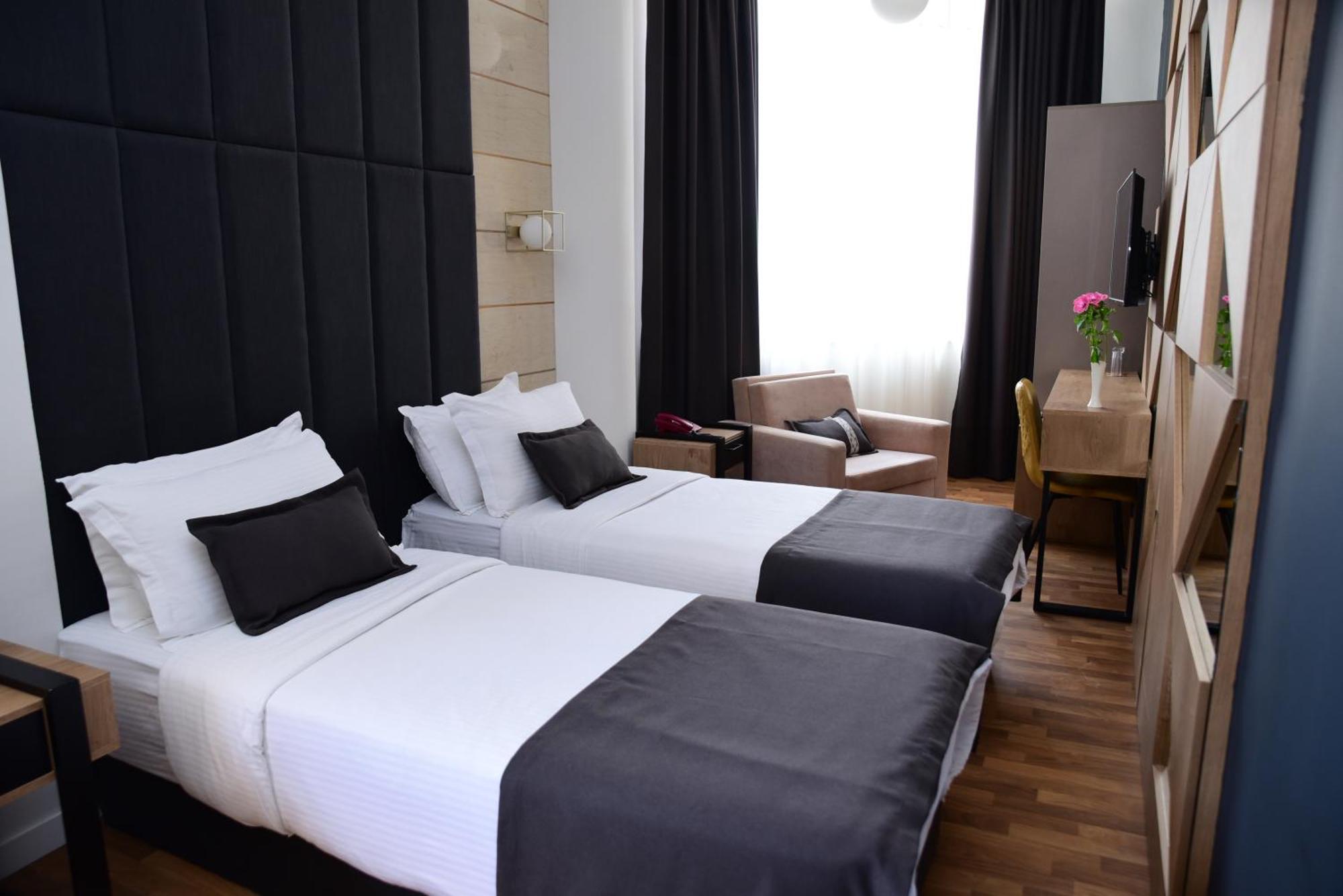 Hotel Comfort Tirana Pokój zdjęcie